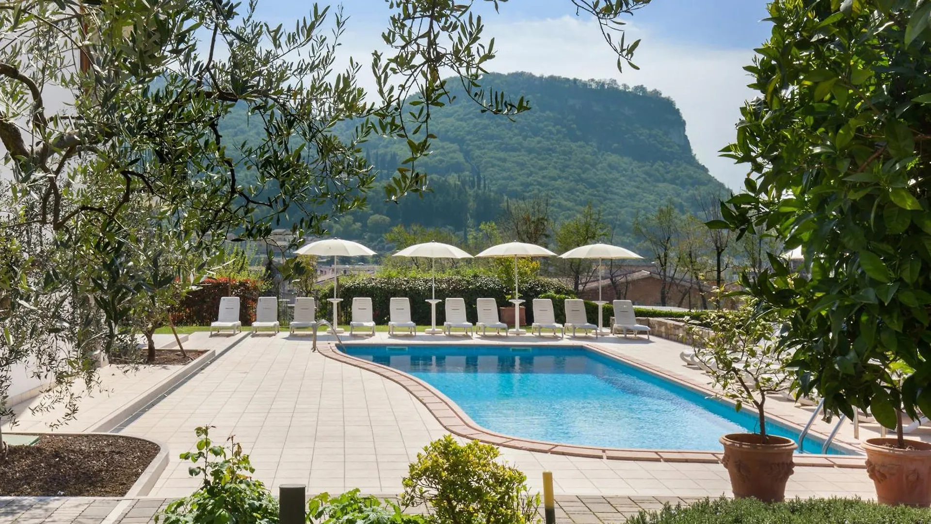 Ca' Le Terrazze With Pool Villa Garda   Garda (Verona)